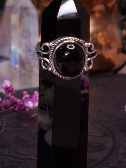 Geschwungenen Ring mit ovalem Onyx